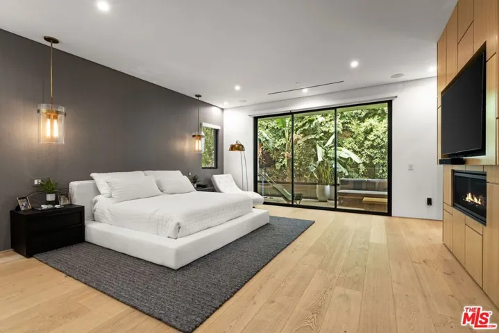 828 N Gardner Street, Los Angeles, California 90046
