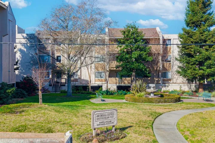 400 Ortega Avenue 216, Mountain View, California 94040