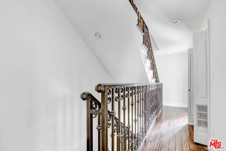 1096 S Bedford Drive 102, Los Angeles, California 90035