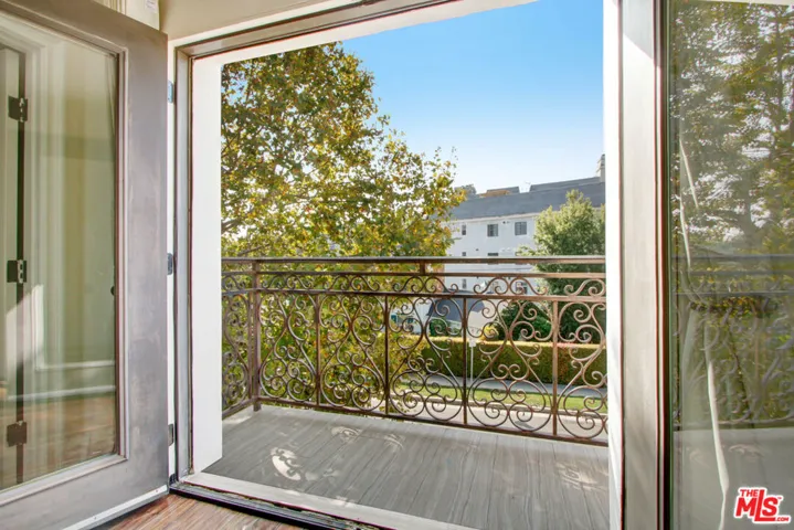 1096 S Bedford Drive 102, Los Angeles, California 90035