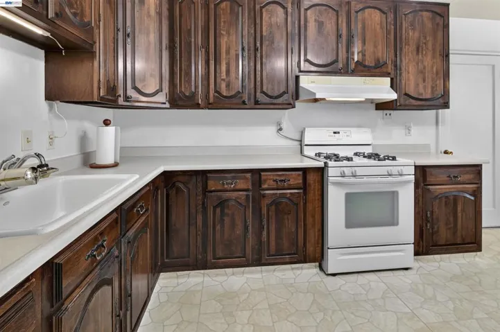 1282 Chapel Ave, San Leandro, California 94579