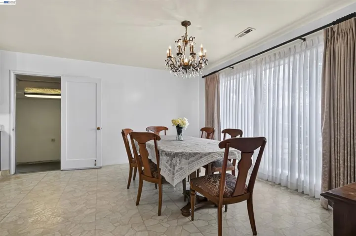 1282 Chapel Ave, San Leandro, California 94579