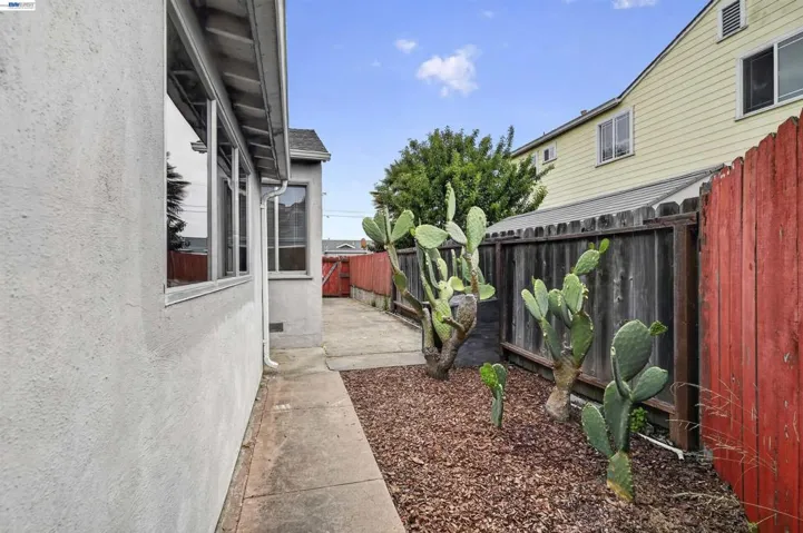 1282 Chapel Ave, San Leandro, California 94579