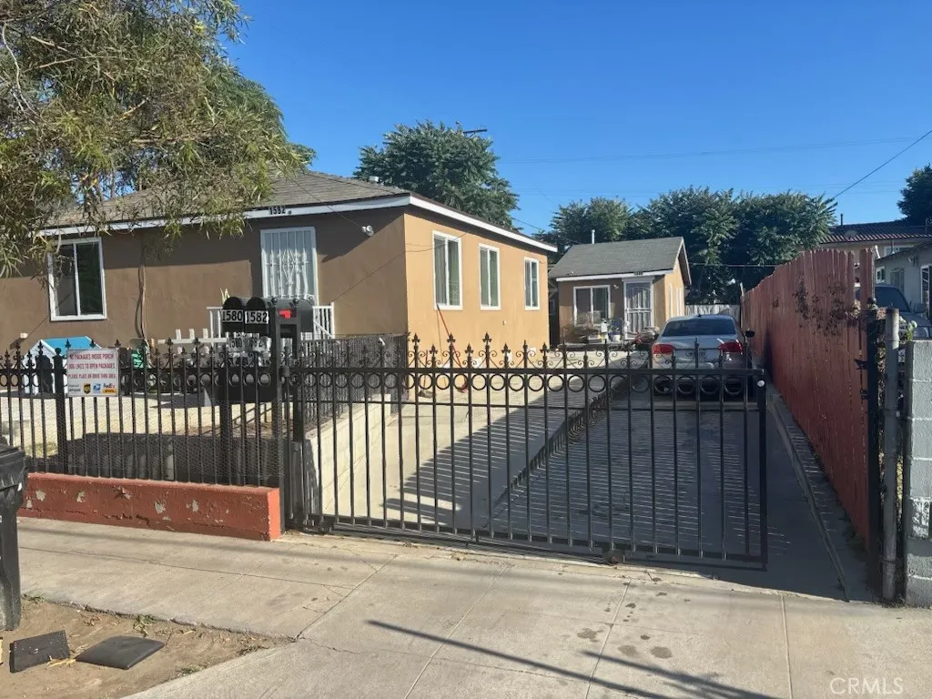 1580 E 47th
