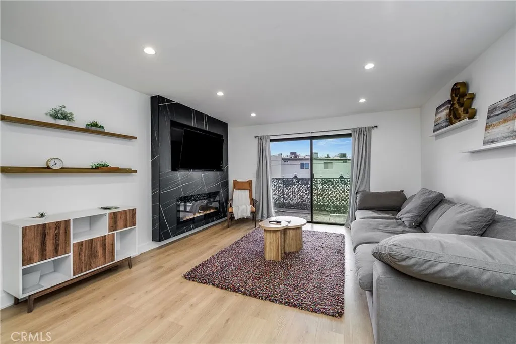 4311 Colfax