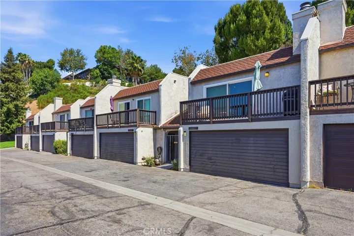 15607 Crestview, Los Angeles, California 91344