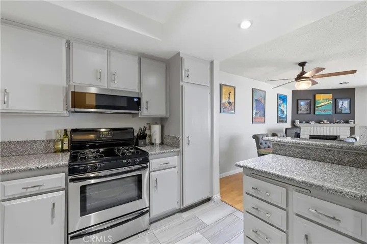 15607 Crestview, Los Angeles, California 91344
