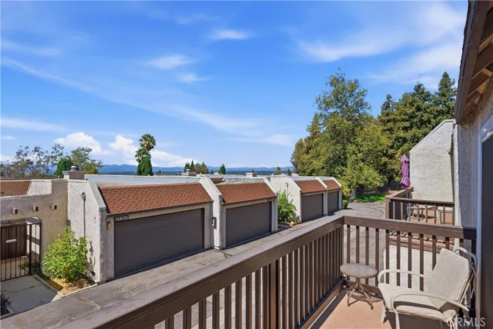 15607 Crestview, Los Angeles, California 91344