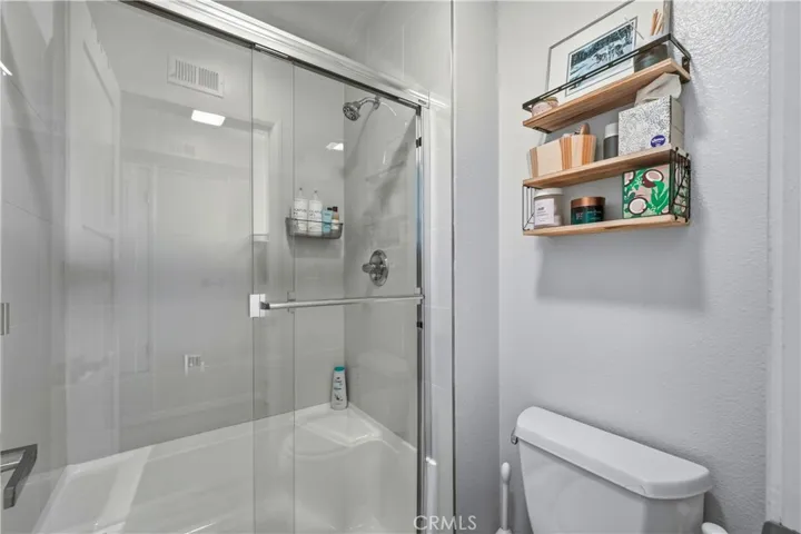 15607 Crestview, Los Angeles, California 91344