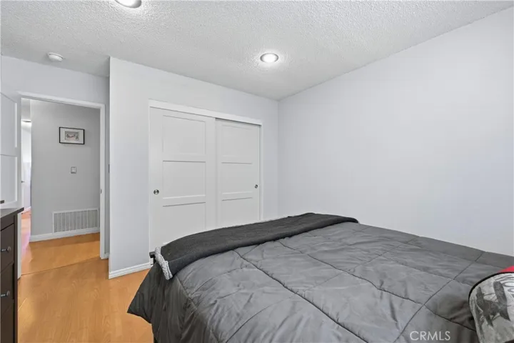 15607 Crestview, Los Angeles, California 91344