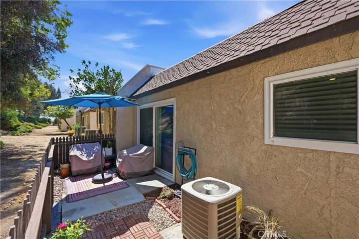 15607 Crestview, Los Angeles, California 91344