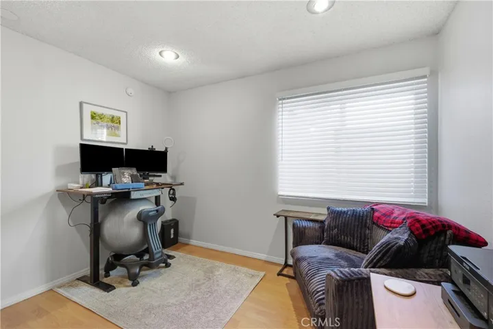 15607 Crestview, Los Angeles, California 91344