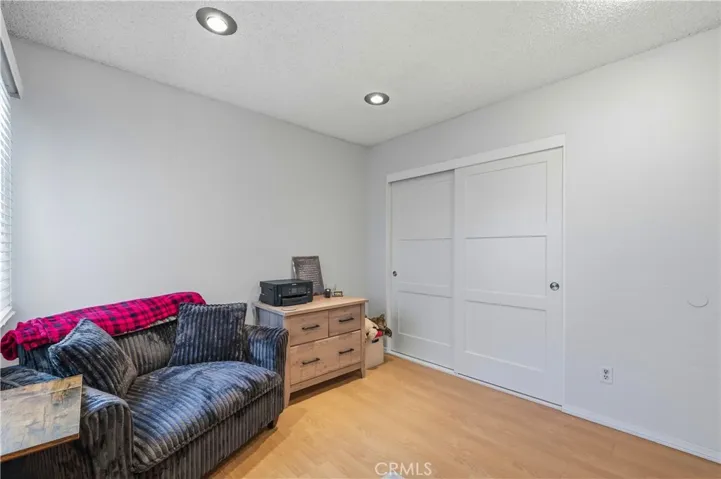 15607 Crestview, Los Angeles, California 91344