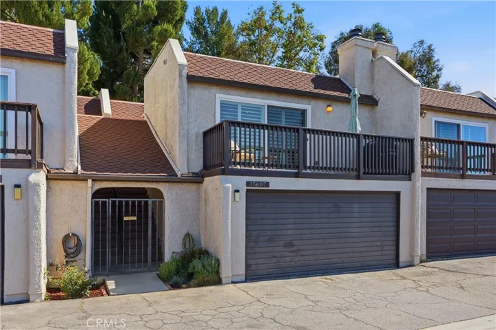 15607 Crestview, Los Angeles, California 91344