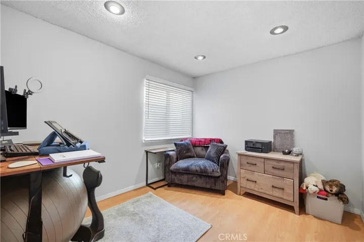 15607 Crestview, Los Angeles, California 91344