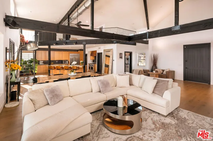 32194 Mulholland Highway, Malibu, California 90265