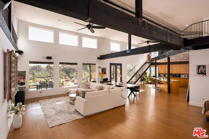 32194 Mulholland Highway, Malibu, California 90265