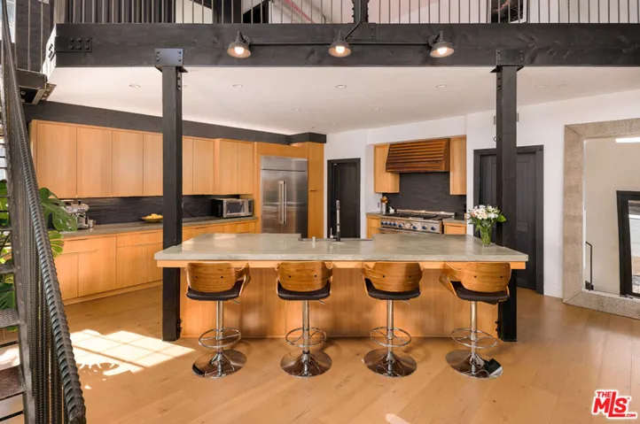 32194 Mulholland Highway, Malibu, California 90265