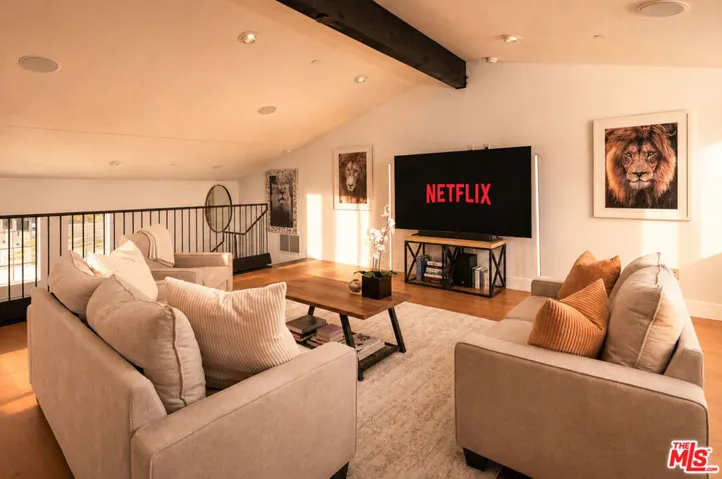 32194 Mulholland Highway, Malibu, California 90265