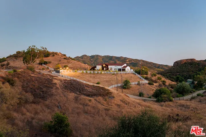 32194 Mulholland Highway, Malibu, California 90265