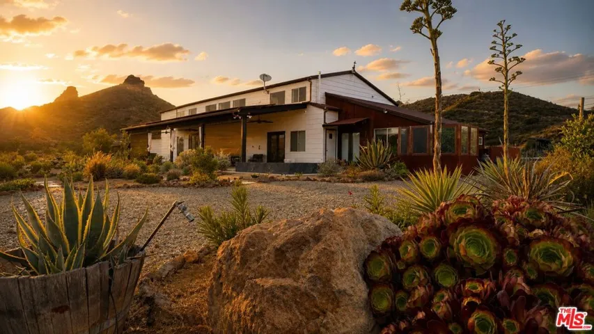 32194 Mulholland Highway, Malibu, California 90265
