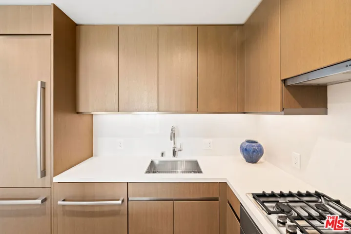 889 Francisco Street 3401, Los Angeles, California 90017