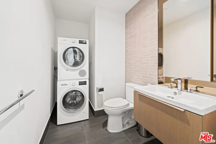 889 Francisco Street 3401, Los Angeles, California 90017