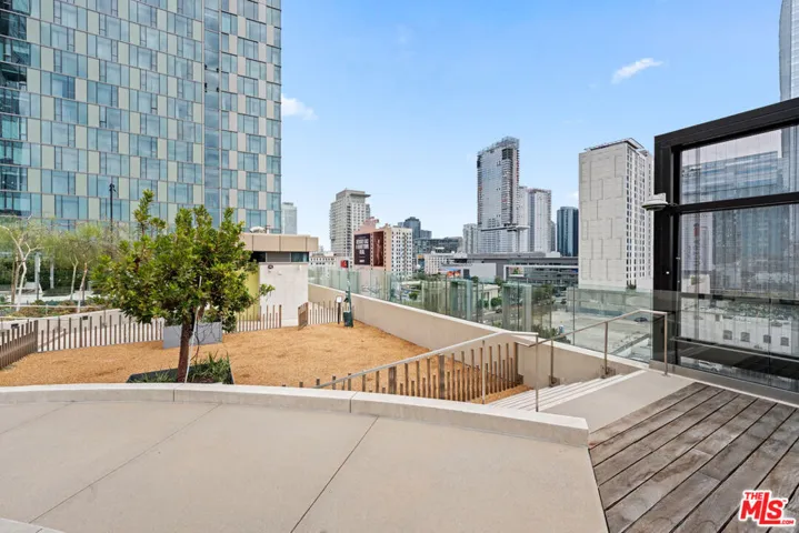 889 Francisco Street 3401, Los Angeles, California 90017