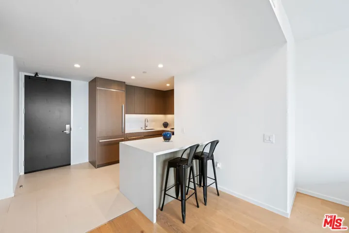 889 Francisco Street 3401, Los Angeles, California 90017