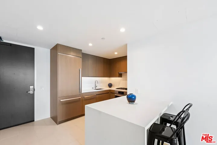 889 Francisco Street 3401, Los Angeles, California 90017