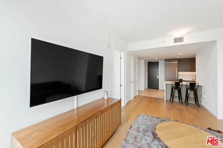 889 Francisco Street 3401, Los Angeles, California 90017