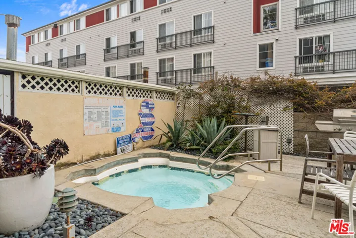 22 Navy Street 202, Los Angeles, California 90291