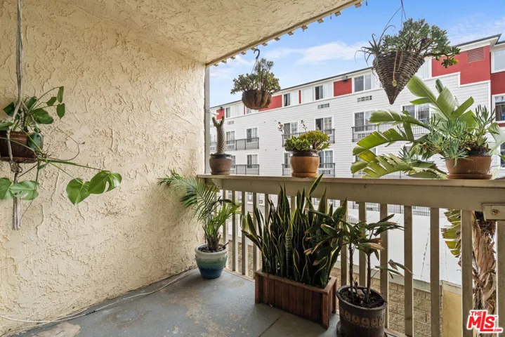 22 Navy Street 202, Los Angeles, California 90291