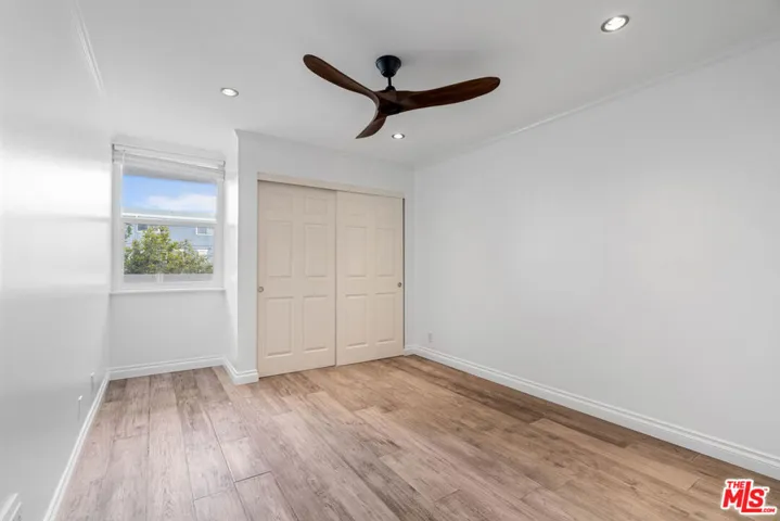 22 Navy Street 202, Los Angeles, California 90291