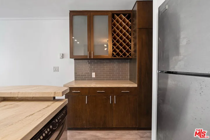 22 Navy Street 202, Los Angeles, California 90291