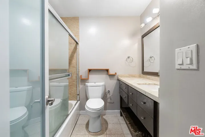 22 Navy Street 202, Los Angeles, California 90291