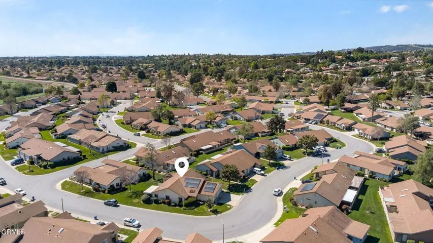 33-web-or-mls-Upmarket Media- 42063Vill-