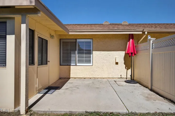 23-web-or-mls-Upmarket Media- 42063Vill0