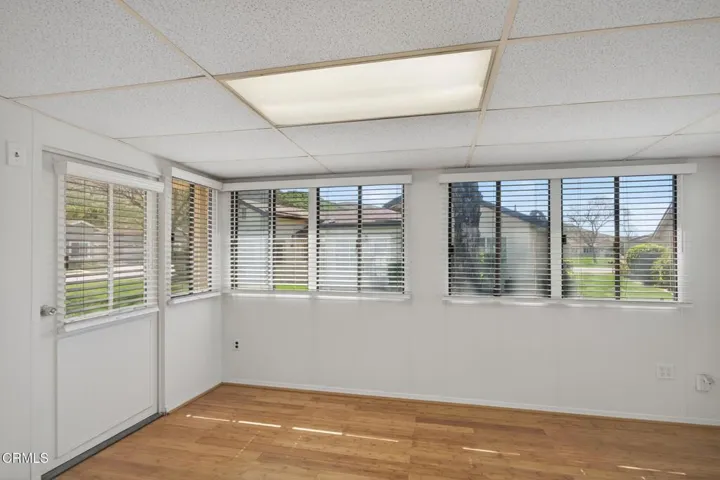 12-web-or-mls-Upmarket Media- 42063Vill0