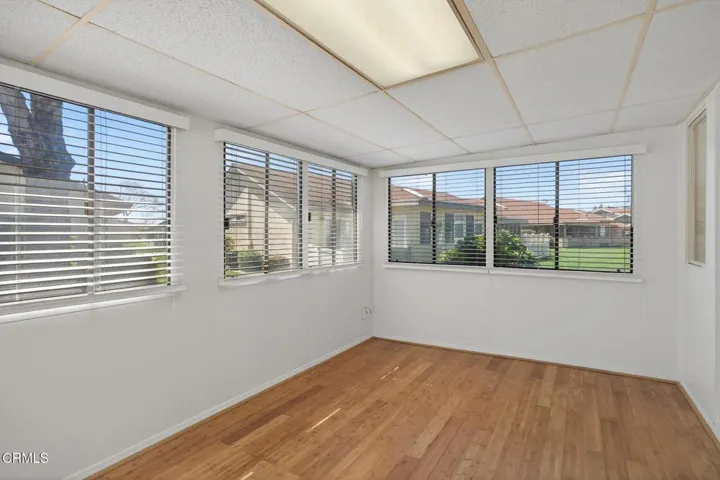 13-web-or-mls-Upmarket Media- 42063Vill0