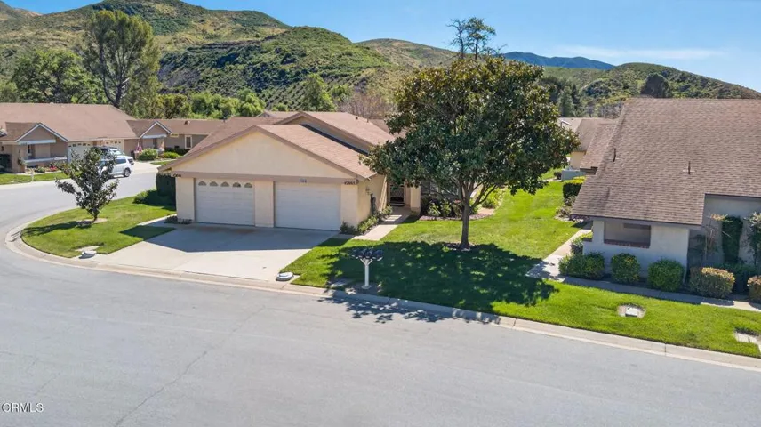24-web-or-mls-Upmarket Media- 42063Vill-