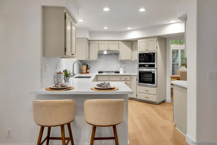 1847 Centennial Way, Escondido, California 92026