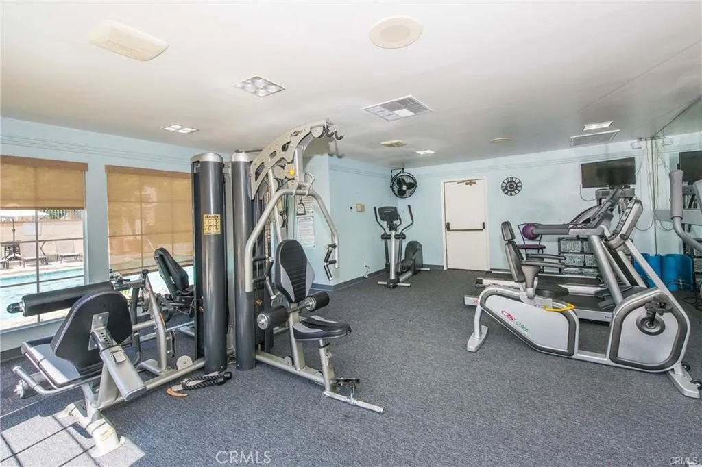 Community has a gym.