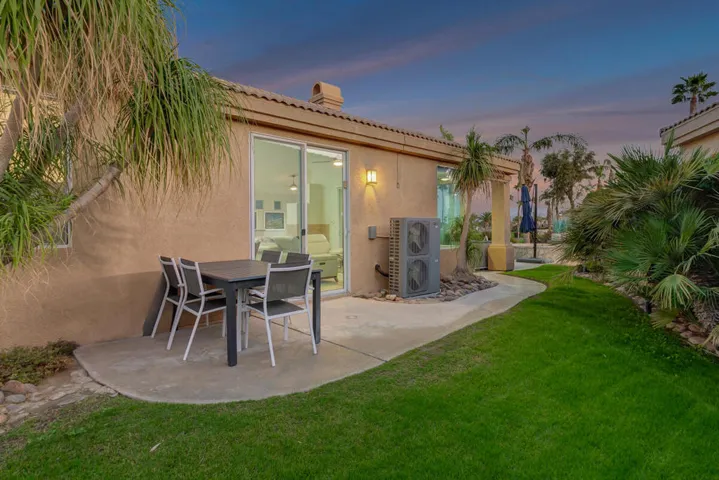 09 SIDE PATIO MLS