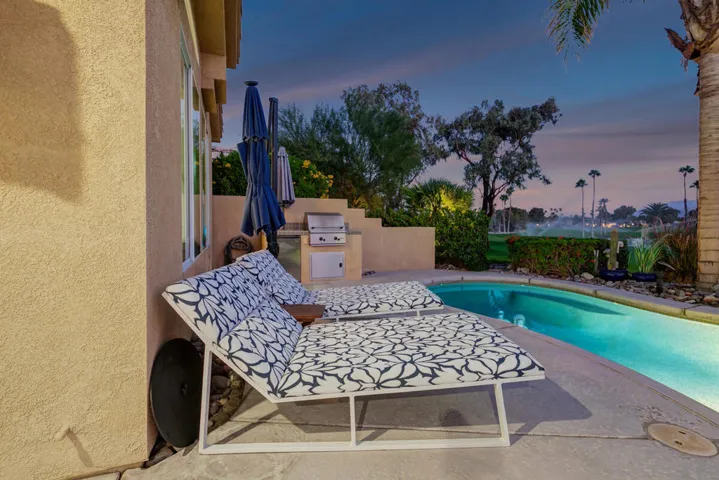 23 LOUNGER MLS