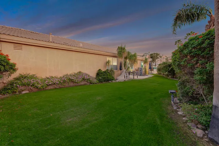 07 SIDE YARD MLS