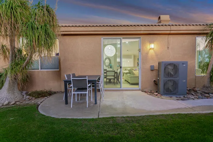 08 SIDE PATIO MLS