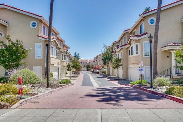 71 Tyrella Court, Mountain View, California 94043