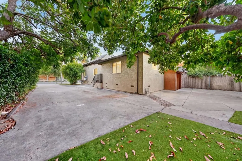 585587 E Saint James Street, San Jose, California 95112 — photo 4