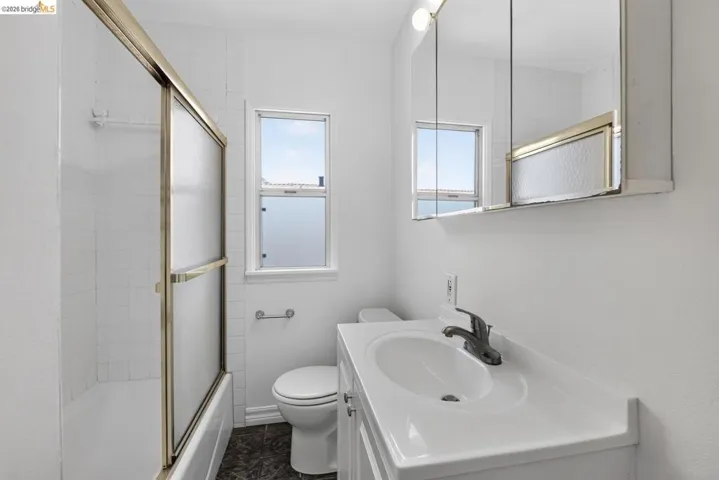 2701 Octavia St, Oakland, California 94619